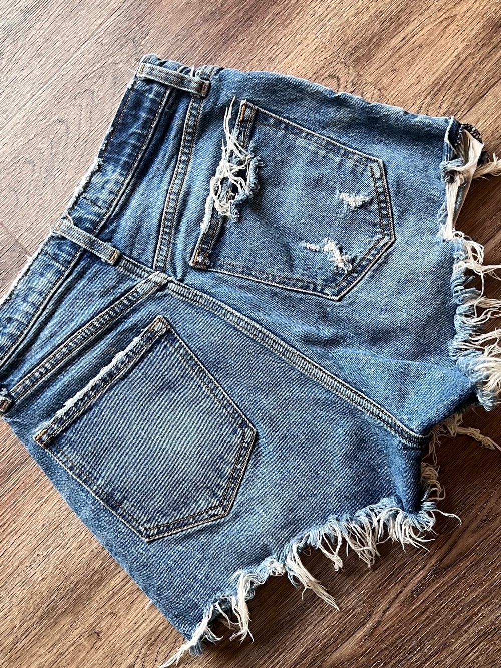 Abercrombie & Fitch Curve Love Shorts - Picture 2 of 5
